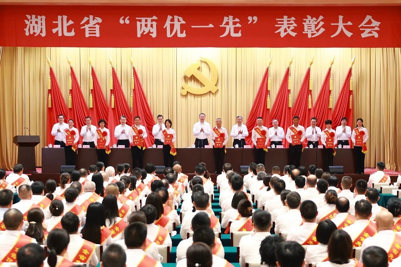 Ran Zuoyi, Vice Chairman of the Trade Union of Chengli Automobile Group