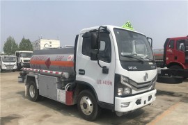Dongfeng 2160 Liters Oil Truck 