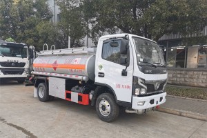 Dongfeng 4500 Liters Oil Truck 
