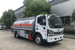 Dongfeng 8500 Liters Oil Truck 