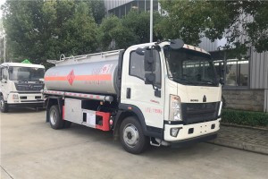  HOWO 8300 Liters Oil Truck 