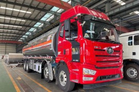 Jiefang 8X4 31.1m³ Oil Delivery Truck