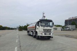 Dongfeng 8X4 25.8m³ Oil Delivery Truck 