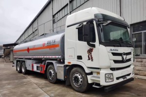 FOTON 8X4 27.3m³ Oil Delivery Truck 