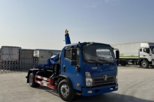 4X2 Sinotruk Wangpai Hook Arm Garbage Truck