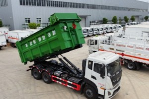 Dongfeng Tianlong 6X4 Hook arm Garbage Truck