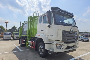 Sinotruk HOWO 15m³ Multifunctional Kitchen Waste Truck