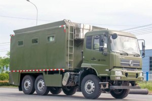 Dongfeng Tianlong 6X6 200 person outdoor cooking vehicle