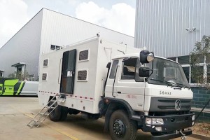 Dongfeng 4X4 off-road 8-person camping vehicle