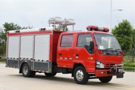 4X2 Isuzu appliance carrying fire vehicle