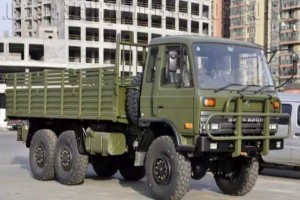 Dongfeng 6X6 Personnel Carrier Truck