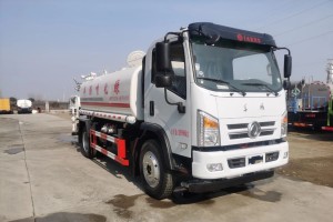 Dongfeng H3 4X2 Green Sprinkler Truck
