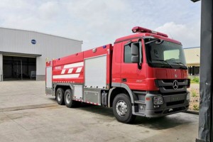 Mercedes Benz 12 ton water tank fire truck